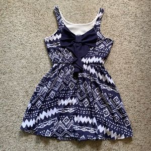 Cute bow front day dress💙